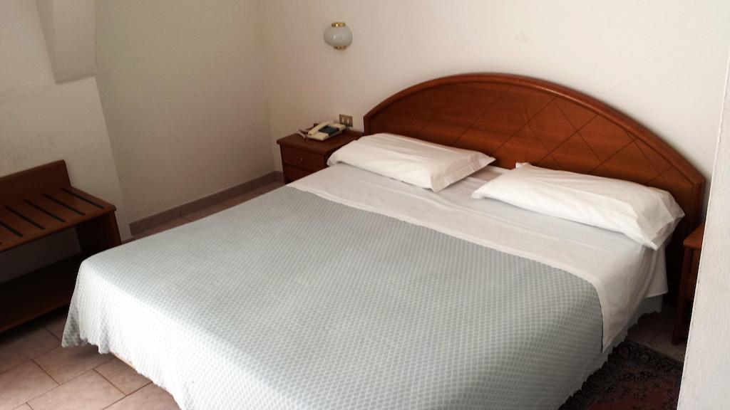 Hotel Eden San Remo Habitación foto