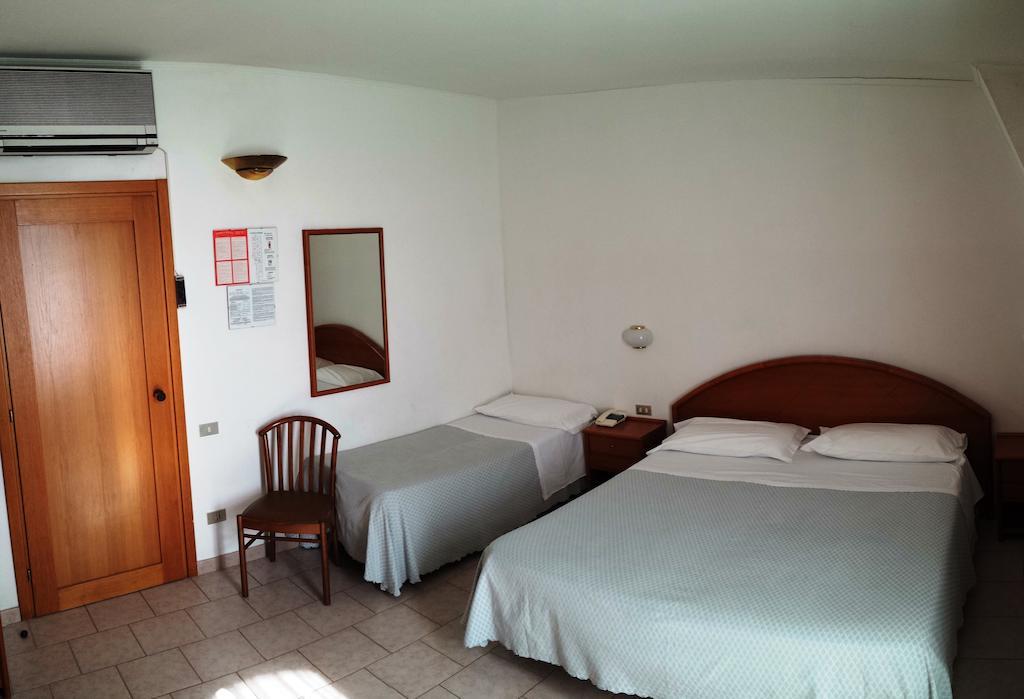 Hotel Eden San Remo Habitación foto